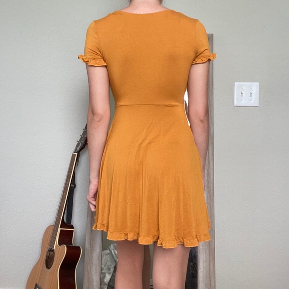 Mustard yellow mini dress - Picture 4 of 4